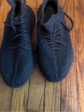 Yeezy 350 pirate black
